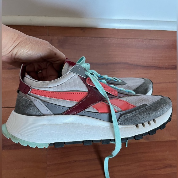 REEBOK CLASSIC LEGACY GREY SHARK SNEAKERS - Picture 16 of 16